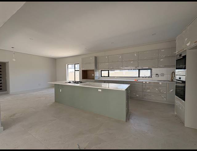 4 BEDROOM HOUSE FOR SALE IN SANDOWN